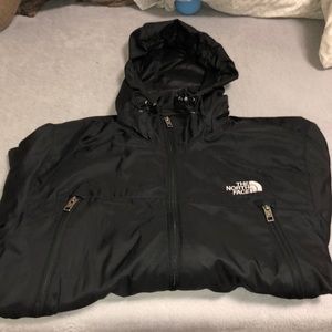 Black North Face windbreaker size medium in men’s